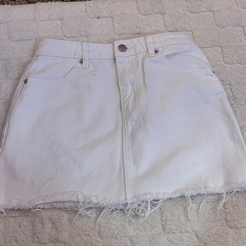 Forever 21 Frayed Hem White Mini Skirt